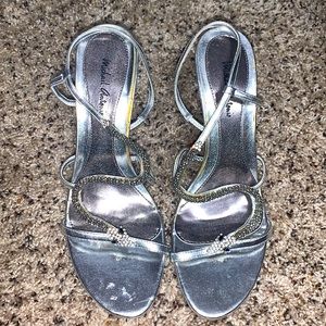 Gently worn silver snake embroidery heel